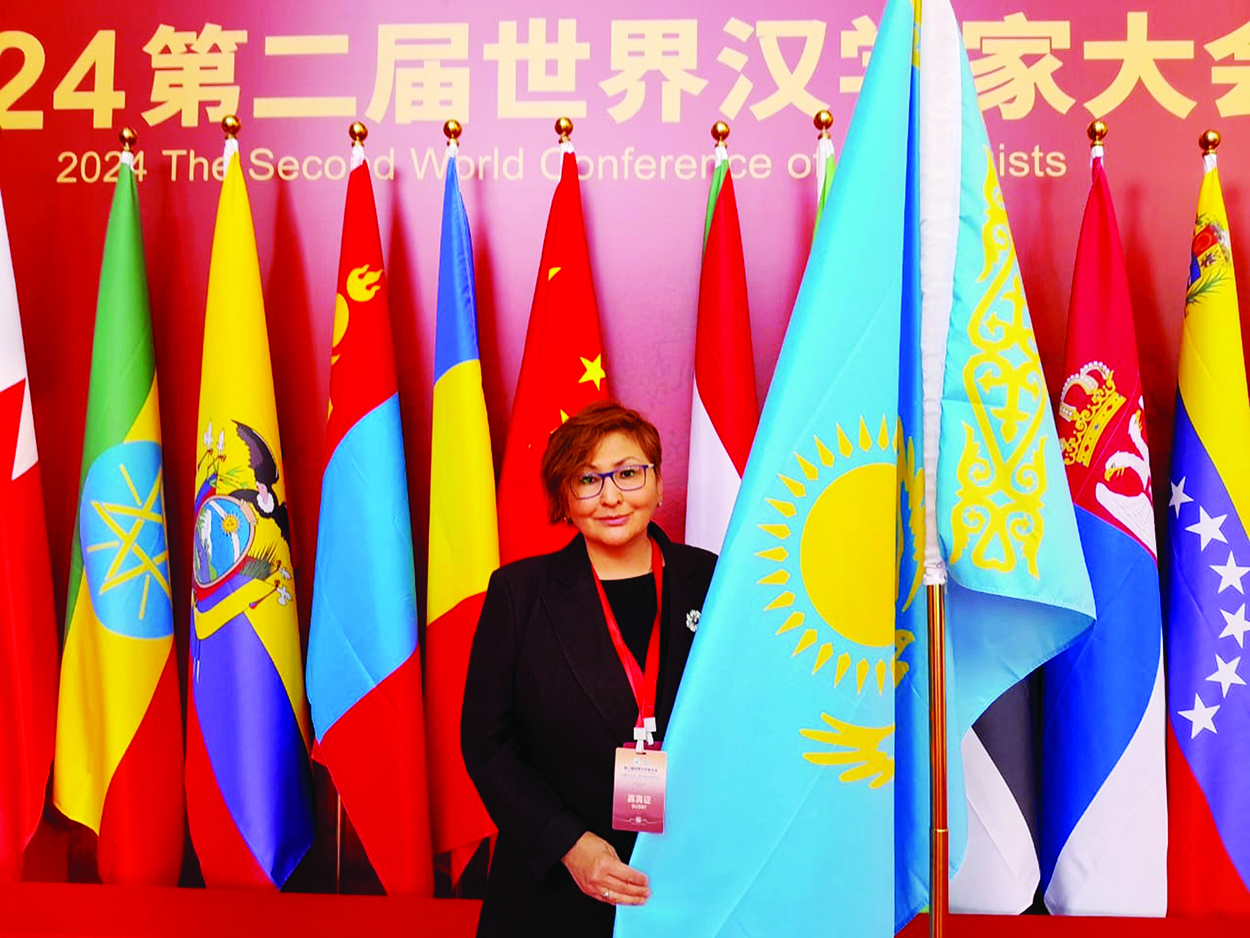 Gave an interview to the Xinhua News Agency